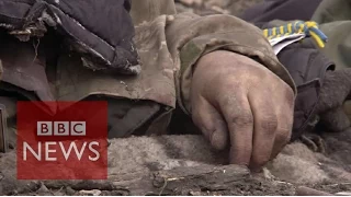 Body collectors of eastern Ukraine - BBC News