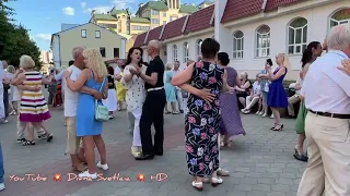 Любовь и песня! Наши артисты! Брест! Slow dance with a song about eternal love! Elena Nadolskaya!