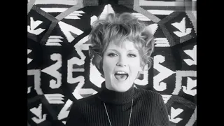 Petula Clark : "Downtown" (1964) • Official Music Video • HD • 60 FPS • HQ Audio • Lyrics Option