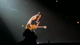 Slash Guitar Solo - Johnny B Goode Jam - Guns N Roses @ United Center - Chicago - 11.6.2017