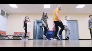 ТАНЦУЕМ ШАФЛ ПОД NILETTO ЛЮБИМКА НОВОЕ ВИДЕО ОБУЧЕНИЕ ТАНЦАМ ИЗ ТИК ТОК ТАНЦЫ 2020 SHUFFLE DANCE