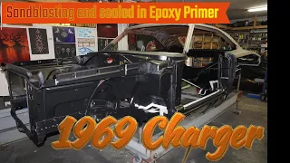 Sandblasting a car and sealing it up in epoxy primer 1969 Charger episode 3