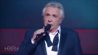 Michel  Sardou Vladimir ilitch  ( la scène de La Seine musicale en décembre 2017)