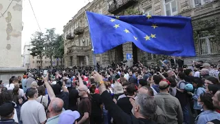 Parlament in Georgien verabschiedet umstrittenes Gesetz