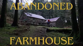 Overnight in the welsh Bothy Hidden in a Forest