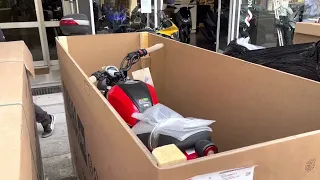 Yamaha XSR 125 2022 red Color / Unboxing
