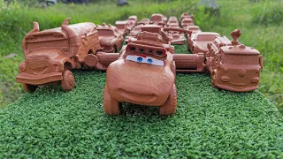 Clean up muddy minicars & disney car convoys! Lightning McQueen, Tow Mater, Dinoco, Doc Hudson