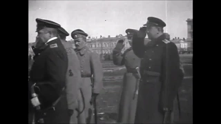 Адмирал Колчак принимает парад (1919)