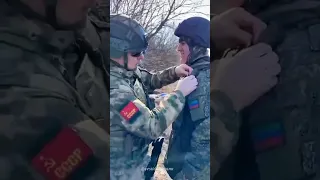 Генерал Мурадов заставил матроса Джабира Идрисова снять маску при награждении орденом Мужества#вести