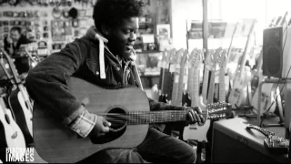 Cold Little Heart - Michael Kiwanuka (Short)