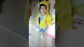 Little cutie going to school!!! #yhadzkietv #school #cutie #cutieever #beautifulbaby