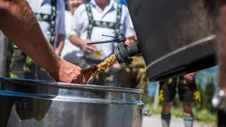 IM ÜBERMUET - JODLERGRUPPE VORDERBURG