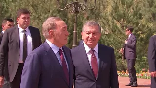 Президент Казахстана прибыл в Ташкент (16.09.2017)