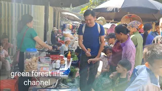 Robert relaxes Sunday at the highland market. Buy vegetable seeds. Green forest life (ep228)