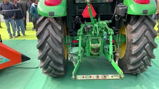 गन्ने की ट्रॉली तुलवाने का मज़ा तो इसमें है new john deere 5405 4wd ac cabin tractor specification