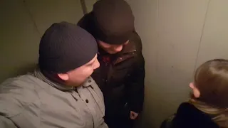 Изнасилование в лифте сорвалось!!! (СКРЫТАЯ КАМЕРА)