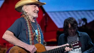 Willie Nelson & Family - Whiskey River (Live at Farm Aid 2019)