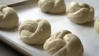 3 Ways How to Braid a Round Challah