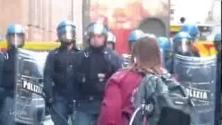 Италия Турин стычки с полицией. NET