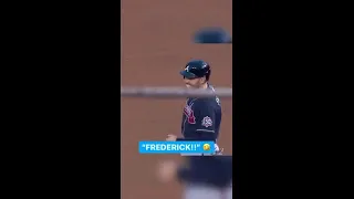 Anthony Rizzo mic’d up while chasing down Freeman is hilarious