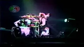 Metallica - James plays raining blood (Slayer) on drums - 1992