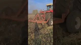 Щелеватель почвы ПГ-3-5Щ с трактором  Versatile 2375