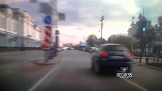Опасный маневр Nissan Juke, Омск