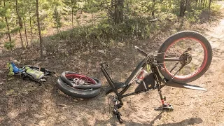 Fatbike days 07/22/17: Struck a tire, repair the tube in the woods
