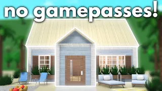 Building a NO GAMEPASS BEACH HOUSE in Bloxburg