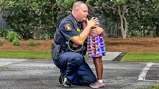 Black Girl Slips Dirty Note Into Cop's Pocket. He Reads It & Quickly Calls For Backup!