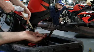 Honda 2007 CBR 1000rr - How to Change the Oil