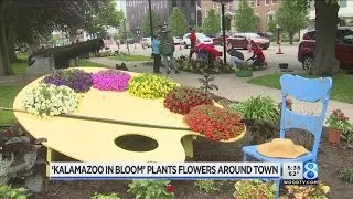 'Kalamazoo in Bloom' plants flowers around town