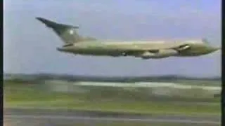 Handley Page Victor Very Low Pass