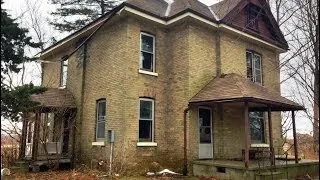 Urbex: ABANDONED Squatter Farmhouse