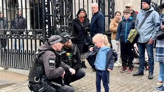 POLICE swiftly RESPONSE, a kids Gets LOST During Changeover of one Horse