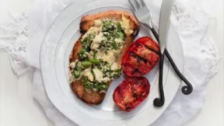 Scrambled eggs with ricotta and broccolini