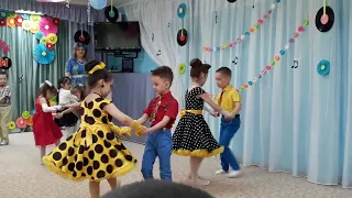 Выпускной подготовительной группы "Мыскаменского детского сада" в стиле "Стиляги"