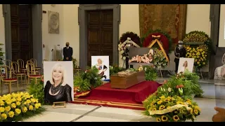 Raffaella Carrà is dead, goodbye to the queen of Italian television.