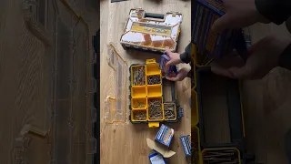 Organising the screw box / toolbox in the dewalt organiser #toolbox #renovation