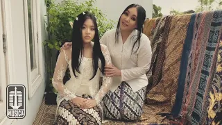 Dewi Gita & Naja - Melati Suci (Official Music Video)