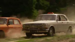 При загадочных обстоятельствах (2010) 4 серия - car chase scene