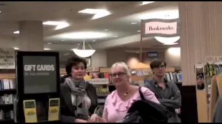 30 Crazy Chick Flips Out in Barnes   Noble