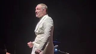 David Gray “Life On Mars” (David Bowie) Live, with Heart-Warming Story in Boston on August 20, 2022