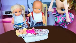 MOM, WE'VE BAKED A BARBIE HERE 🤣 Katya and Max are a fun family! Funny TV series live dolls