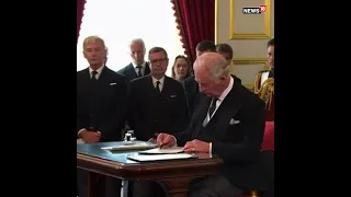 Shorts | King Charles III | King Charles III Gestures At Aides to Clear Desk | English News