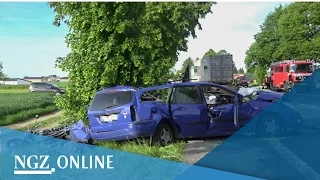 Bilder von der Unfallstelle: Zwei Tote bei Kollision mit LKW