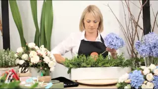 How to create a Table Centrepiece.- Hydrangea, David Austin roses and Lisianthus flowers