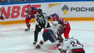 Порядин реализует выигранное вбрасывание/Poryadin scores straight after faceoff won