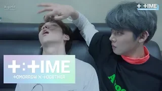[T:TIME] YEONJUN plays with sleeping members - TXT (투모로우바이투게더)