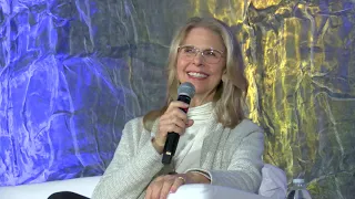 Lindsay Wagner Panel at 2019 Celebrity Fan Fest Preview Con